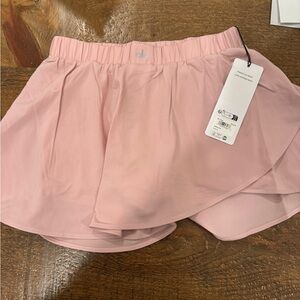 Alo free style skirt in ballerina pink